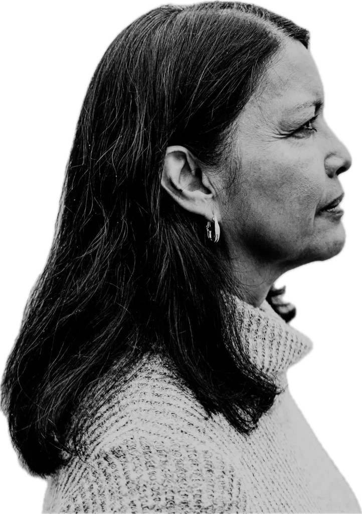 Portrait de profil en noir et blanc